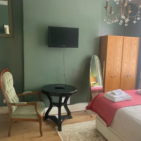 Sleeps 7 Home Blackpool W/Free Parking, BBQ, Wifi