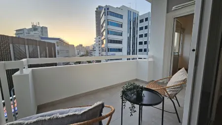 Stay City Life Apartment II Отели рядом с достопримечательностью «Кипрский университет»