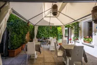 阿波斯托利花園飯店