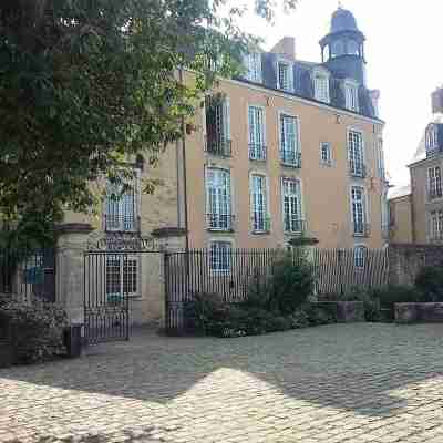 Petite Maison Romantique au calme, Cœur Historique, vue Ville et Jardin Hotel Exterior