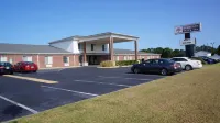 Scotland Neck Inn - parking