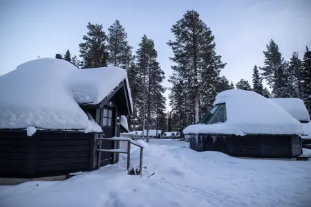 Northern Lights Village Pyhä Отели рядом с достопримечательностью «Kairosmaja»