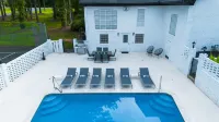 Mansion with Private Pool Bsktball Tennis Courts - Pools