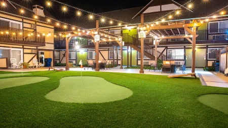 Pea Soup Andersen's Inn Отели рядом с достопримечательностью «Village Park»