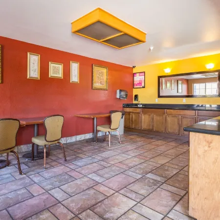 A Victory Inn Tolleson Отели рядом с достопримечательностью «Концертная площадка Ak-Chin Pavilion»