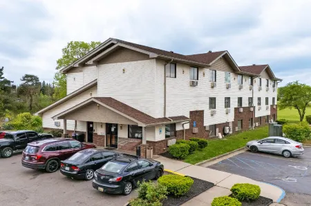 Super Inn by OYO Lansing MI