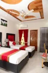 Hotel Deluxe Lahore Hotels near Adda Plot Roundabout