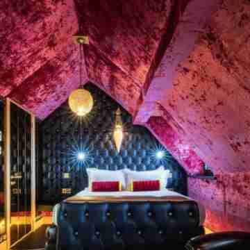 Crazy Bear Beaconsfield Rooms