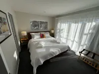 Waiake Beach Apartments Hotels in Orewa