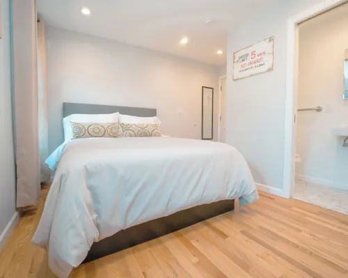 Hampton Bays Hotel on Main Hotels in Hampton Bays