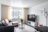 Bright 1BR Apartment next to the Beach Hotels in Lahti