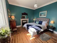 Eilean Sionnach Lighthouse Cottage Hotels in Mallaig