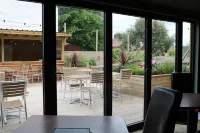 Schooner Hotel - breakfast