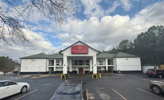 Magnolia Bay Hotel & Suites