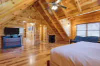 Alpine Mountain Lodge by AvantStay Sleeps 19 Luxury Cabin Game Room, Hot Tub Dollywood