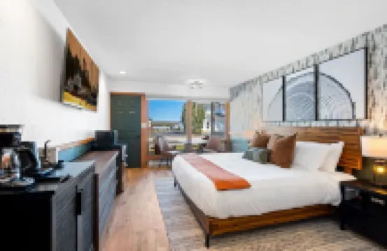 雲杉海岸汽車旅館