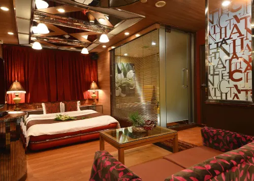 HOTEL CHANT - Adults Only Hotels in Sakai