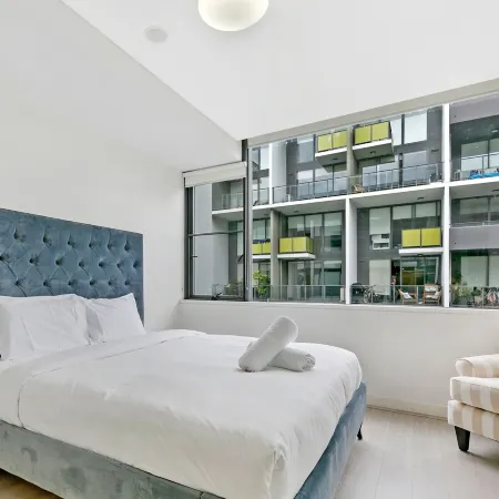 Kozyguru | Mascot | 2Bed 2Bath-Free Double-Parking