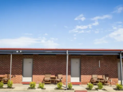 Cherry Blossom Motor Inn Hotels in Young