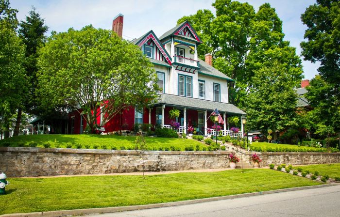 Evans Holly Grove Inn B&B