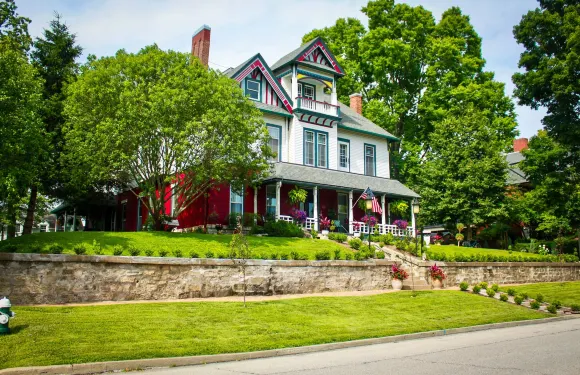 伊凡斯荷莉葛羅夫旅店民宿