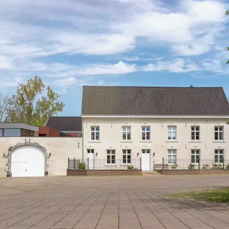 Hof Van Stayen Отели в г. Синт-Трёйден