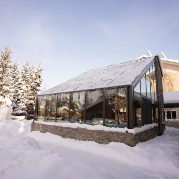 Pike's Waterfront Lodge