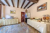 Logis Hotel de La Corniche - breakfast
