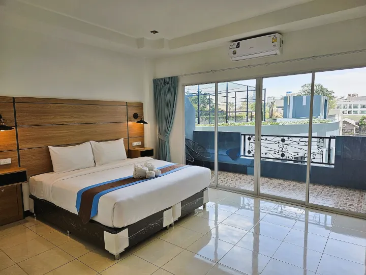 The Base Inn Pattaya
