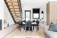A Lux 3BR Townhouse in South Yarra, FREE Parking  호텔