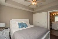 Luxurious Retreat - Elevator, Pool, Hot tub, Mountain View Hotels in Santa Clara