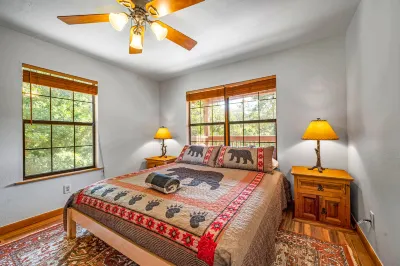 Scenic Mountain Haven - WiFi, Spa-Inspired Retreat