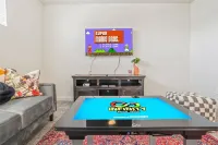 Lux 5BR Retreat with Pool & Game Room Wonderland 考德威爾住宿飯店