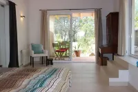 Perfect holiday Sitges, private villa, pool, beach, lots of character! Hotel a 