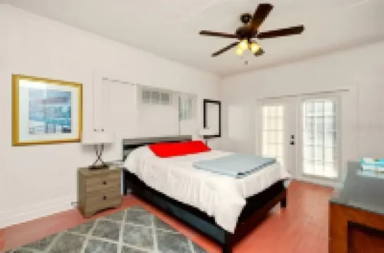 Close to Downtown, LECOM Field, AMI Beaches and more