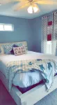 Comfortable Emerald Coast Retreat! Only 3 minute walk to the white sandy BEACH! Hotels near Oliver Stadium