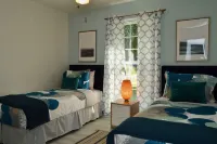 Best of both worlds - located between Savannah Downtown and Tybee Island. Hotel in zona Cockspur Island Lighthouse