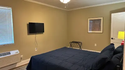 The Baker: 2-bedroom townhome. Walk to LSU Hotels near Louisiana State University System