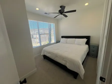 New! 5 Bedrooms, 5 Full Bath, 12 Beds, Ping Pong, Arcade, Bball, Foosball, BBQ