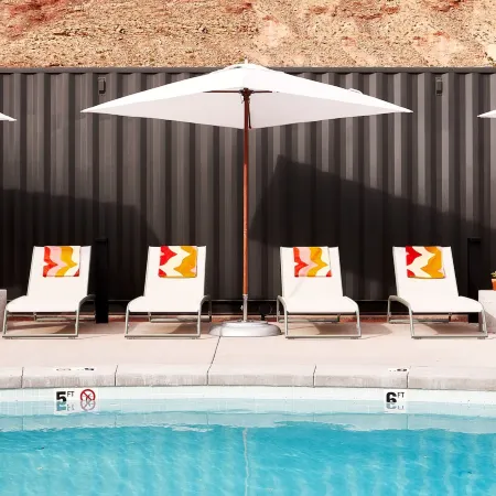 Slackline Moab, Outset Collection by Hilton