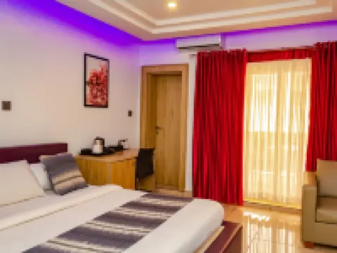 Shartell Hotels Jos فنادق في جوس