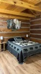 Charming 3-Bedroom 5 Bed Hottub Cabin WiFi in Scenic Seneca Rocks West Virginia
