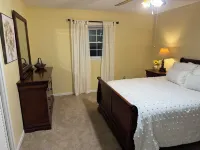 Charming 3 bed house nestled in the woods at the base of Mt Alto. 베리 칼리지 WMA CheckIn 스테이션 앤드 캠프그라운드 주변 호텔