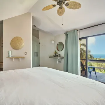 Catalina Tropical Lodge