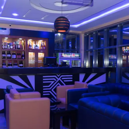 Iris Gold Suite