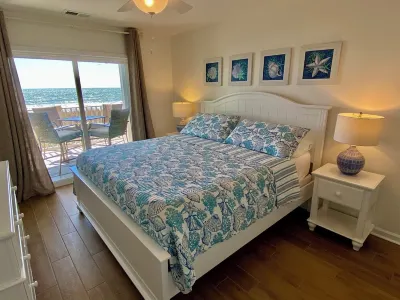 Oceanfront 3Br+2Bath, Balcony, Pool, W+D Hotels near Beach Bookshop & Video