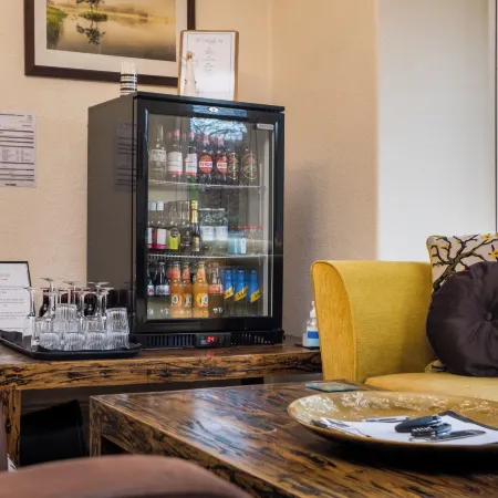 The Howbeck & the Retreat Incl Off-Site Health Club and Parking EV Point Available
