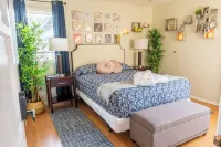 PEACEFUL, NEAR SDSU, CENTRAL with LG PATIO, FULL KITCHEN, COZY BEDS,  GATED HOME Hotels in Mid-City