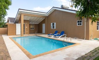 Private Pool Draxhall Gated Gym Tennis Full AC