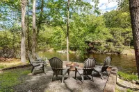 Waterfront family cabin, near falls, golf, ski resorts, hiking, fishing & more!